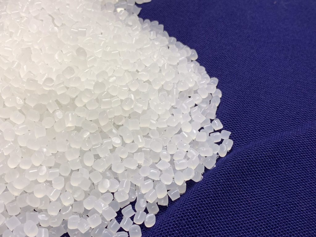 กาวหลอมร้อน (กาวเม็ด) Hot Melt Glue Pellet เกรดพรีเมี่ยม ปลอดภัย จัดส่งทั่วไทย